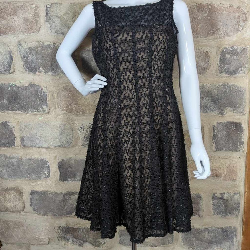J. Taylor Dress Woman's 6 Black Sleeveless Fit And Flare Party Lined Knee Length